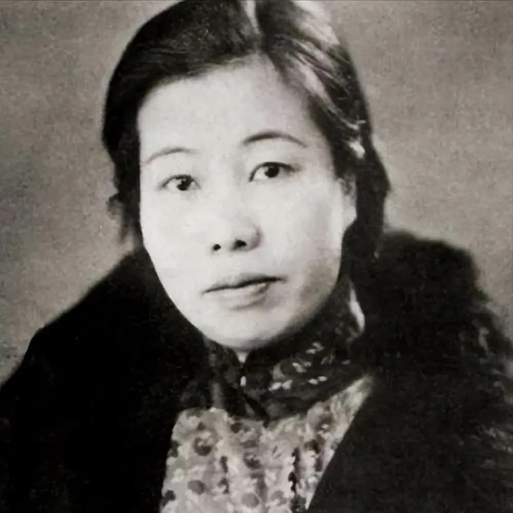 鲁迅先生与妻子许广平的历史合影