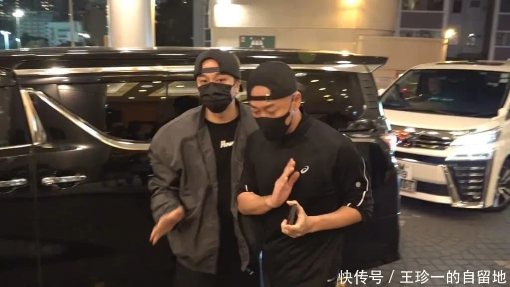 周润发苗侨伟等艺人赶往医院探望许绍雄