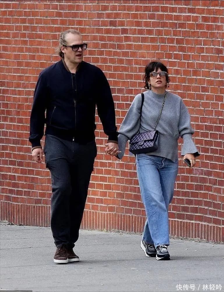 莉莉·艾伦与大卫·哈伯昔日恩爱合影