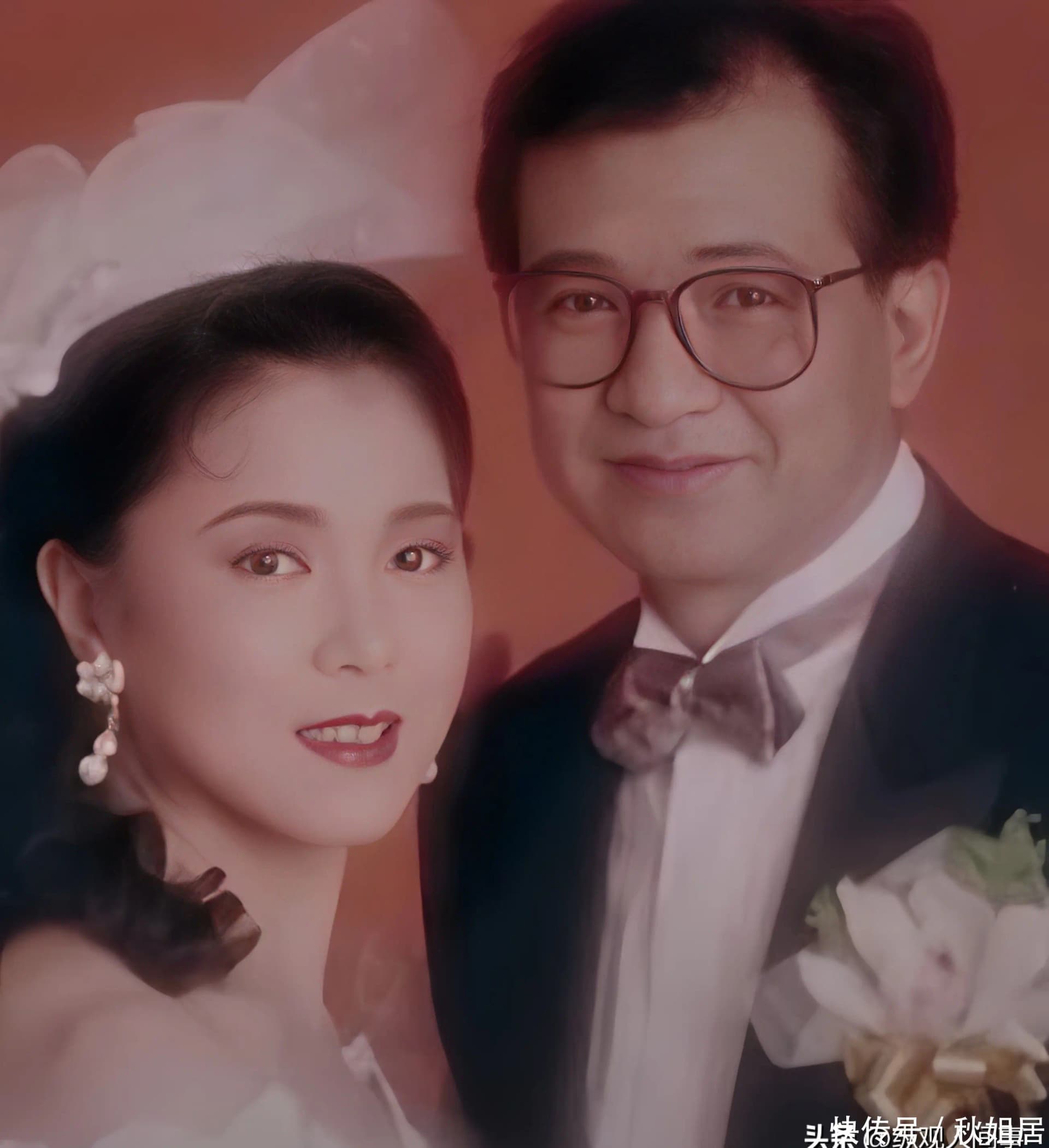 许绍雄支持女儿许惠菁创业开设烘焙店的合影