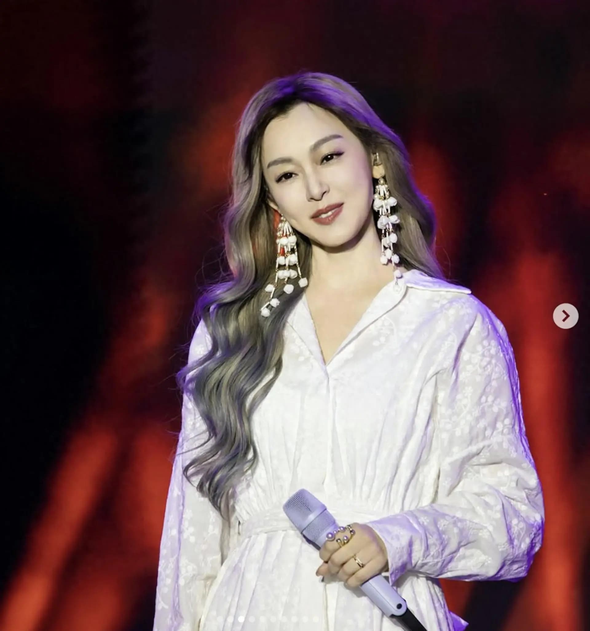 在演唱会上佩戴大S骨灰项链?范玮琪发律师声明,媒体致歉了!