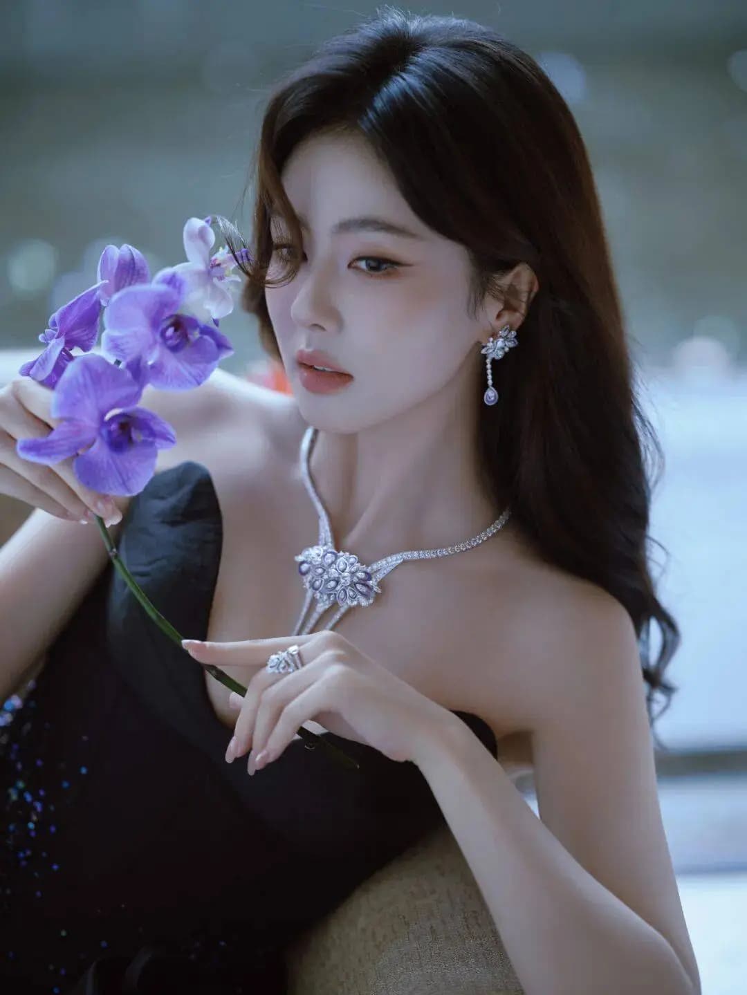 白鹿奔跑吧录制路透照,展现综艺活力