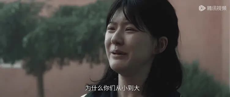 赵露思在剧中崩溃大哭的高光演技时刻,卸妆素颜直面镜头