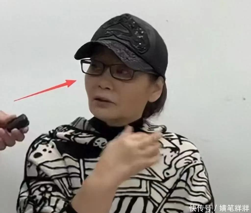 潘虹:70岁无儿无女,眼神发愣、走路晃悠,健康状况引人担忧