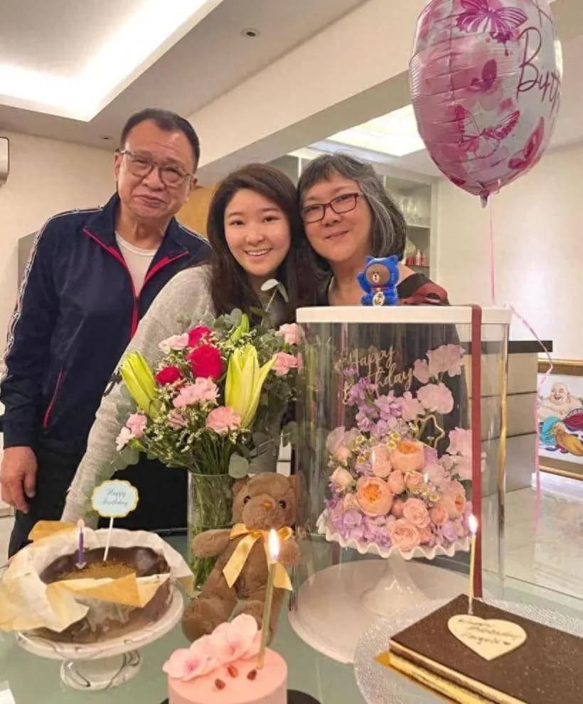 许绍雄与太太33年零绯闻,女儿创业砸7位数,待继子比亲爹还上心