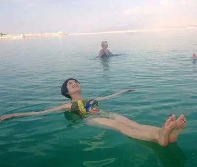 二混子漫画将周幽王烽火戏诸侯比作班级老师与学生的故事