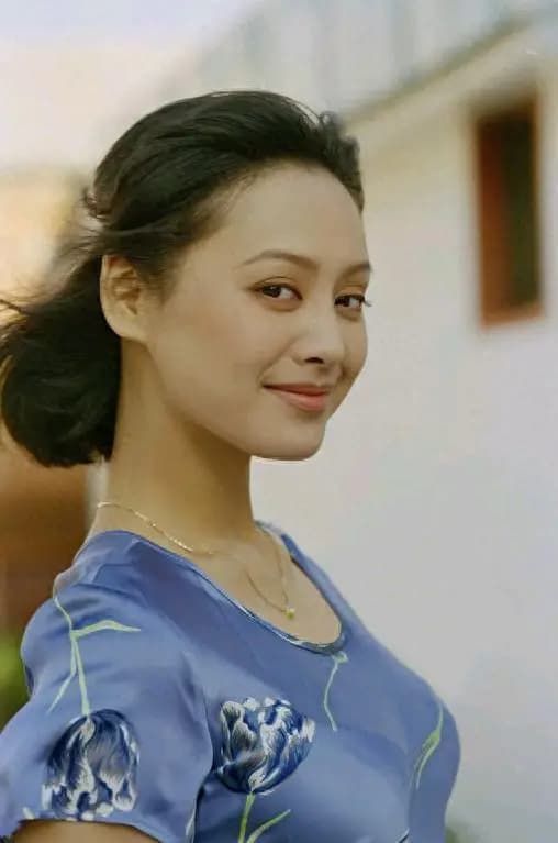 骂导演、怼同行,自曝谈100次恋爱,宁静的人生凭什么这么拽?