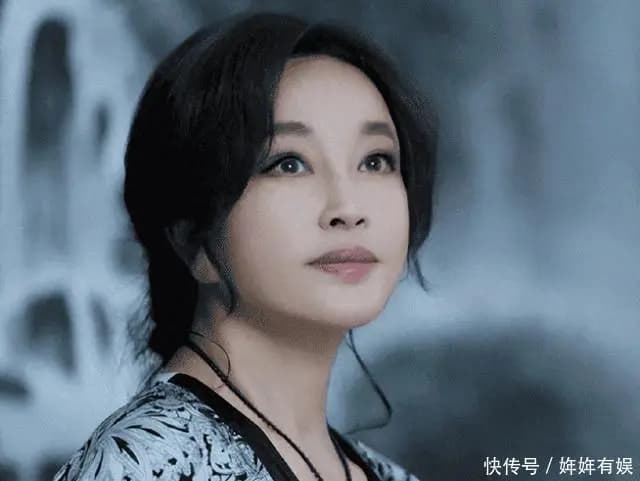 年纪大了又怎么样,看见75岁刘晓庆的现状,给所有老年人提了个醒