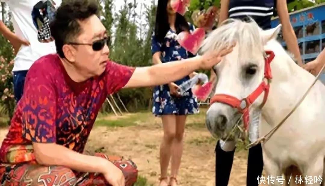 于谦收藏的珍贵紫砂壶与文玩藏品展示其雄厚财力