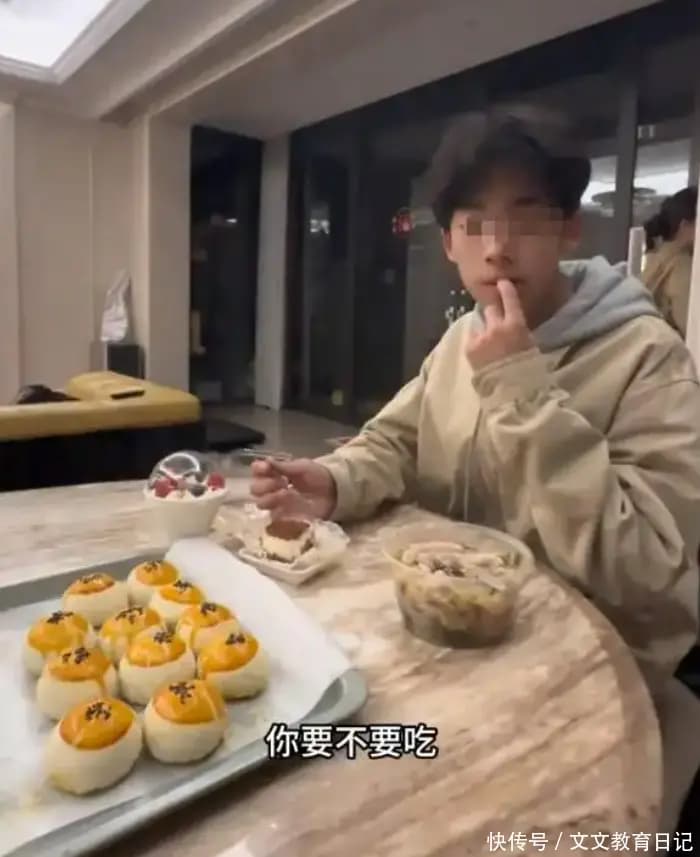 “这学校的女生要遭殃!”妈妈晒高中儿子照片,帅的太清晰了!