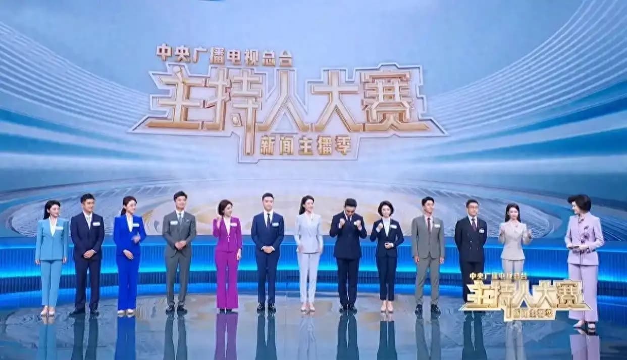 2025央视主持人大赛最大黑马竟是她,年仅22岁,康辉夸个不停!