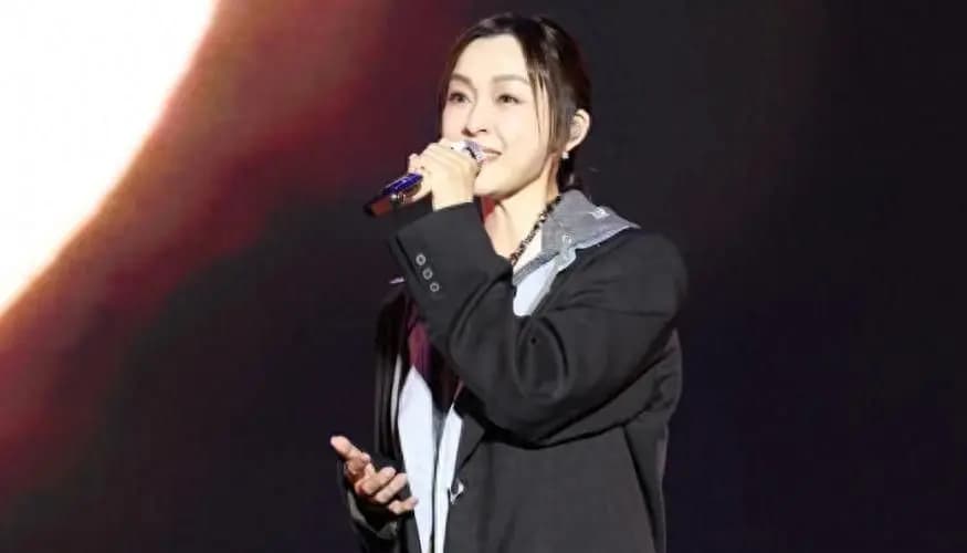 范玮琪演唱会佩戴“大S骨灰项链”,这样的项链具俊晔共做了7条?