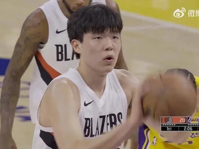 杨瀚森在NBA开拓者对阵湖人比赛中的数据表现与里程碑时刻