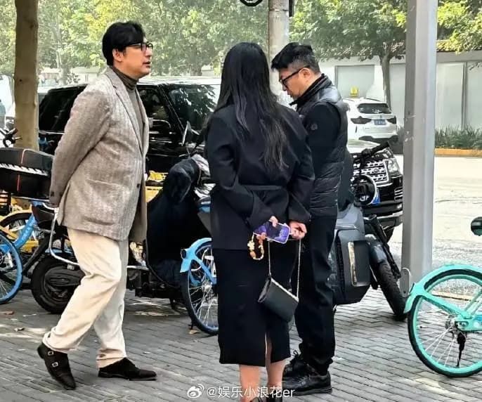 李湘与王岳伦离婚后在北京街头同框被偶遇