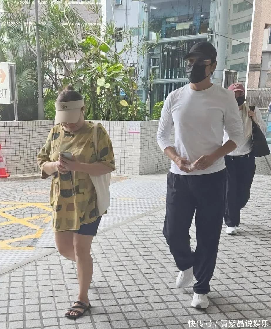 76岁许绍雄病危入院,六月现身广州,走路大喘气,国庆还在拍视频