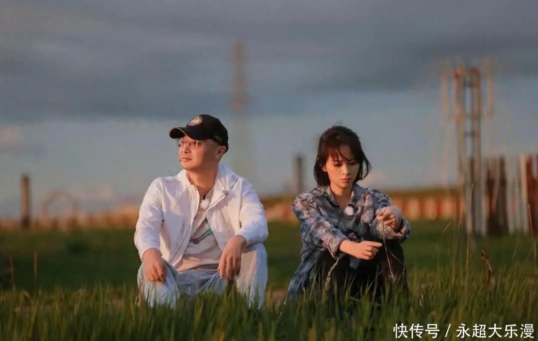 邓莎是真没钱!3年前毛衣录节目还在穿,家里花园都舍不得翻修