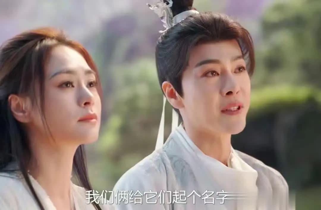 慕声原名暮笙,寓意永夜为暮离歌为笙,承载生母怨恨