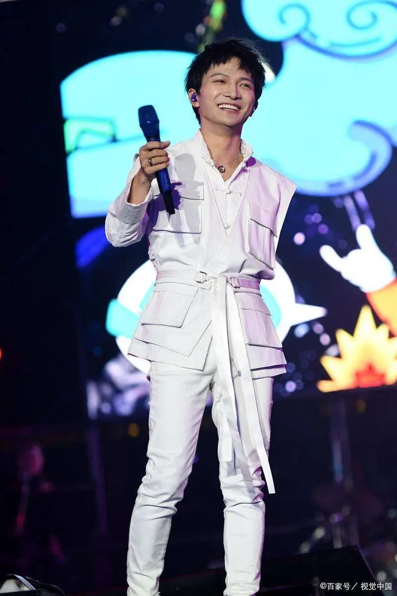 华语乐坛顶流艺人未来发展趋势预测图