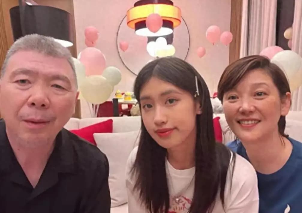 演都不演了!徐帆回应离婚传闻才4个月,冯小刚“小心思”藏不住了