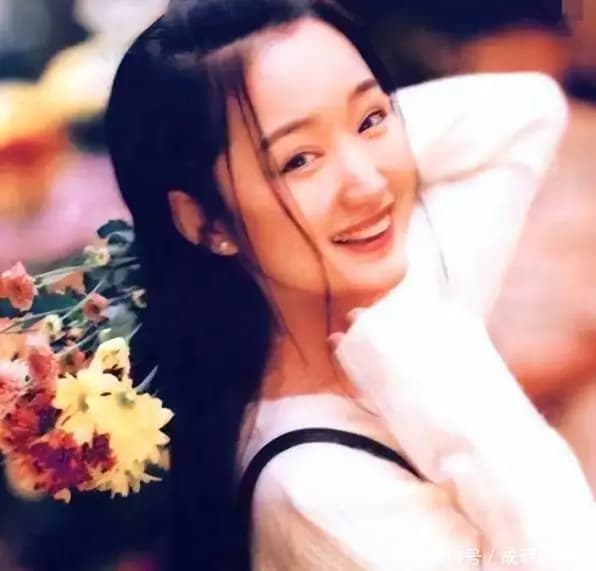 杨钰莹定居深圳种菜做饭,享受惬意的单身生活