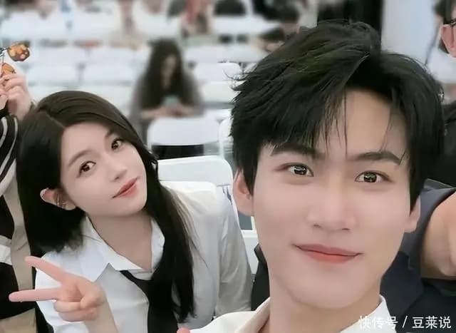 周柯宇在电视剧《狙击蝴蝶》中的深情剧照