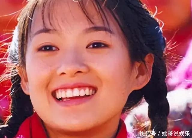 46岁章子怡活动落泪,女儿一句话戳中软肋,离婚后她活成大女主