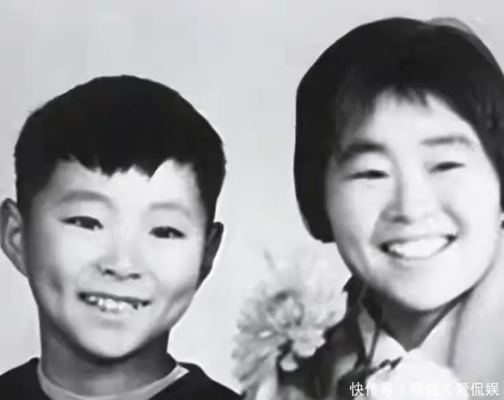 王宏伟早年接受音乐启蒙与母亲的支持