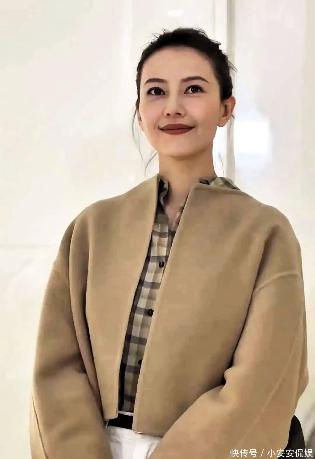 高圆圆生图状态极佳,侧颜温柔,网友称赞看不出46岁