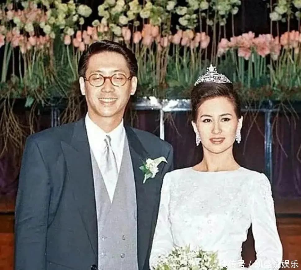 1991年1月8日,赌王何鸿燊的长女何超琼,嫁船王独子许晋亨