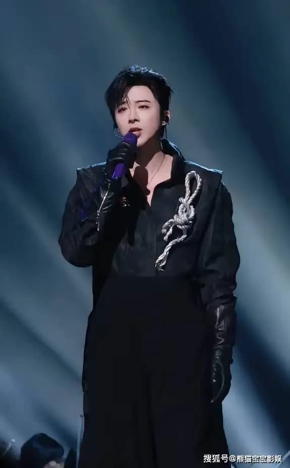 刘宇宁《烟火星辰》直拍上线:星河为幕,歌声为引的视听盛宴