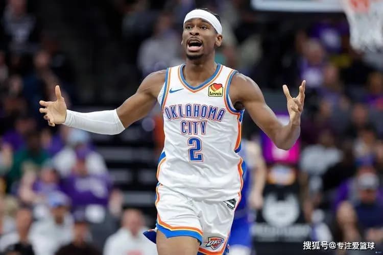 三战44罚!场均40+7,率队登顶NBA第一,肖华打造的第二个乔丹