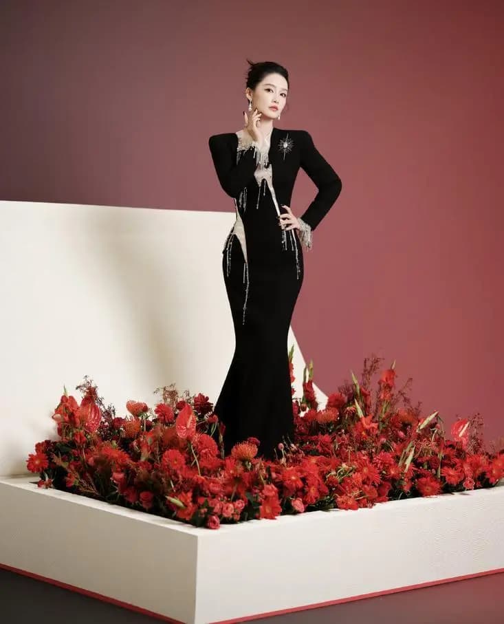 李沁整体造型与周涛撞型