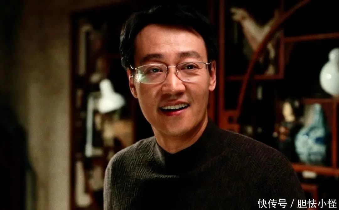 辛柏青与李乃文聚会吃火锅