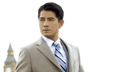 59岁郭富城状态年轻与小女儿合影