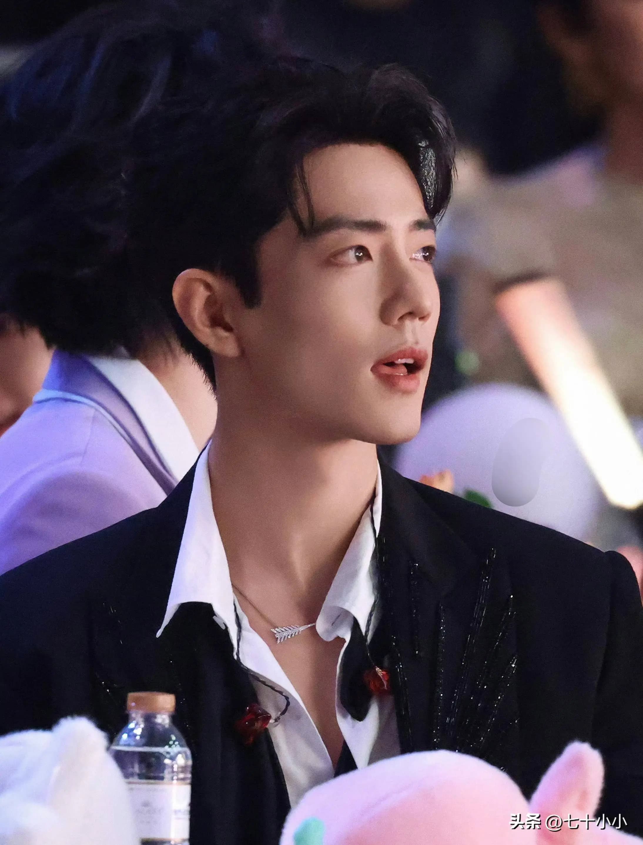 肖战舞台360度直拍无死角,女娲炫技诚不欺我