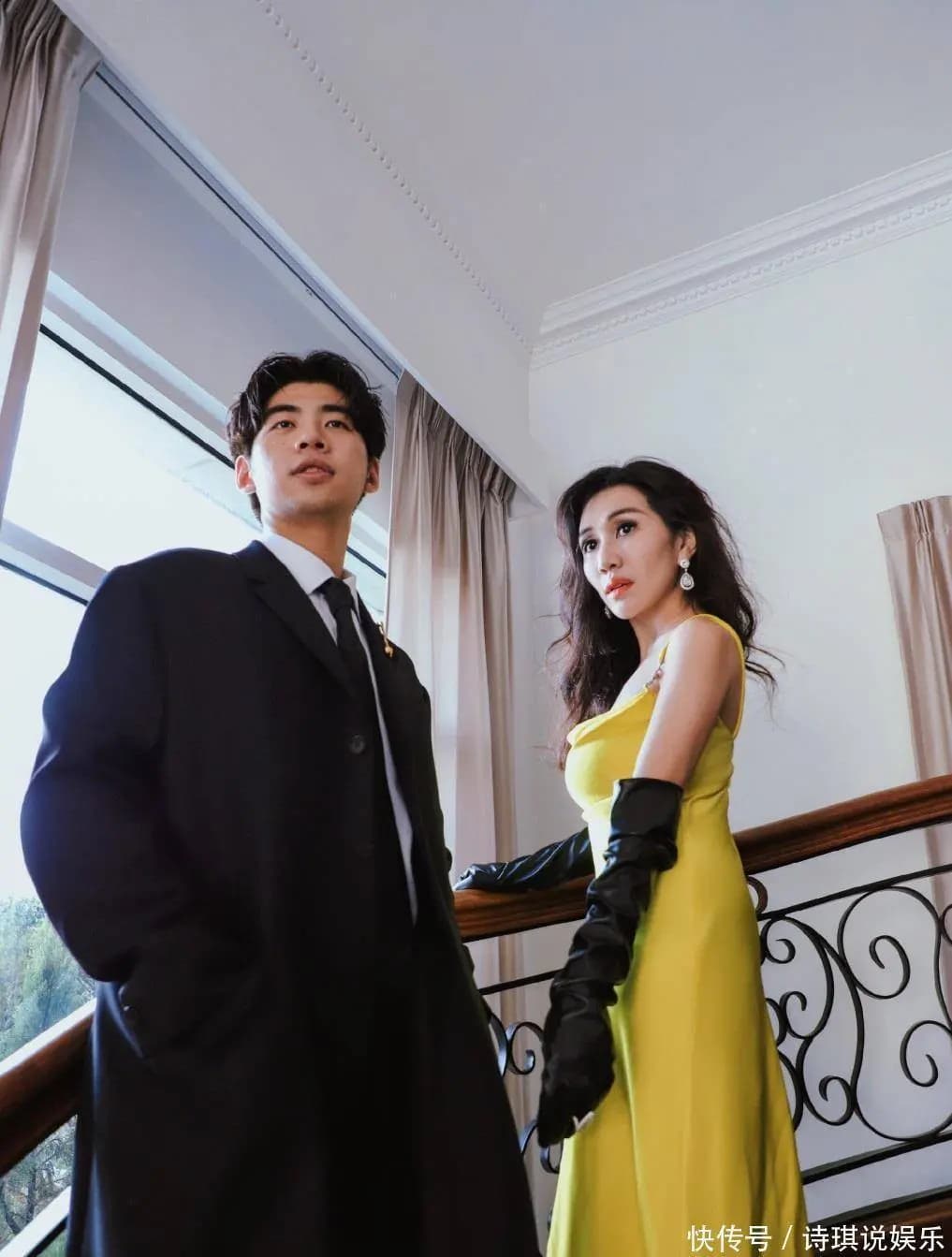 何超盈克服社交恐惧罕见公开女儿正面照