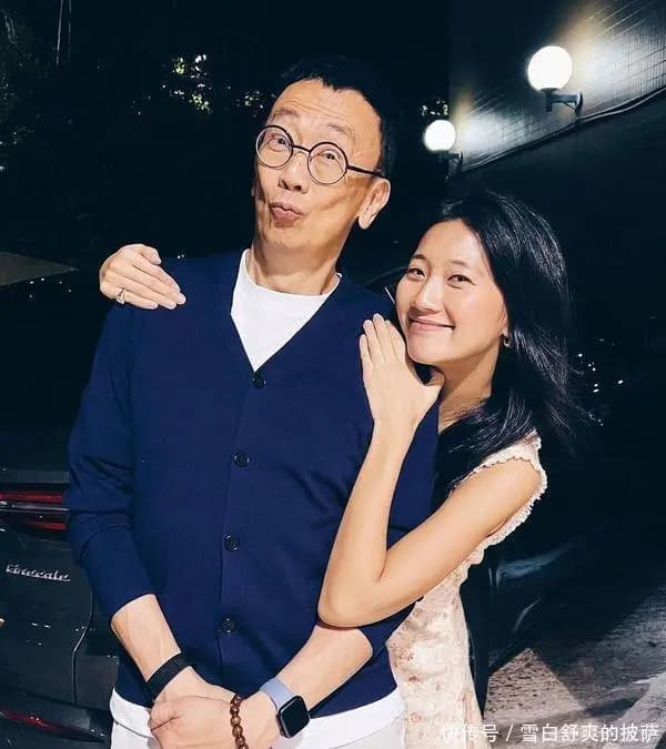 郑丹瑞与女婿Jacob的合影,丈母娘看女婿越看越满意