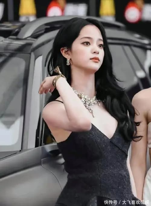 欧阳娜娜饰演鹿小葵引发演技争议