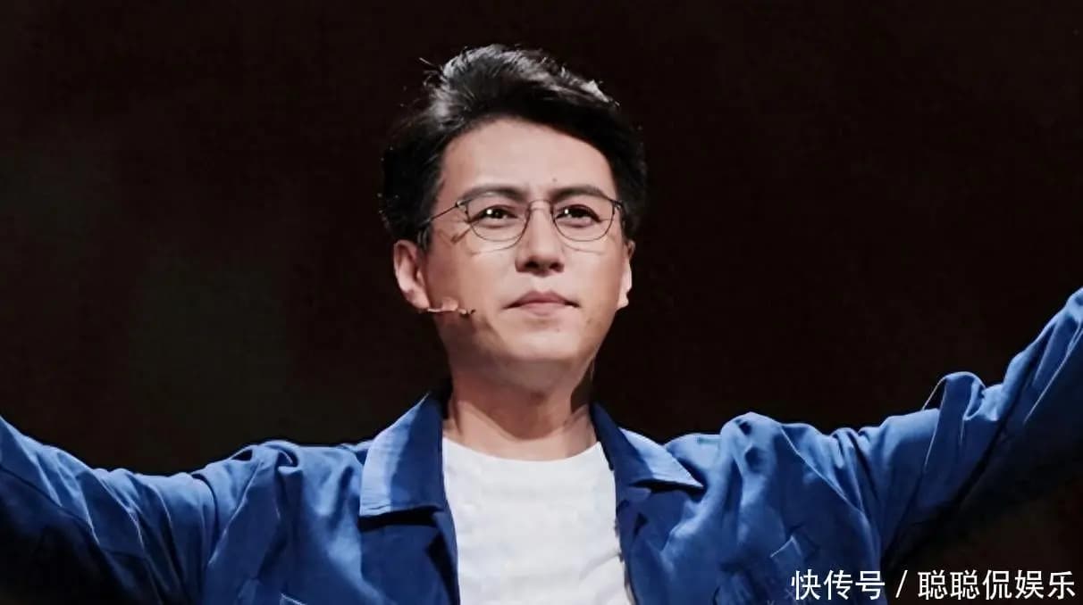 演员靳东变成了中国煤矿文工团团长靳东,陈道明说对了