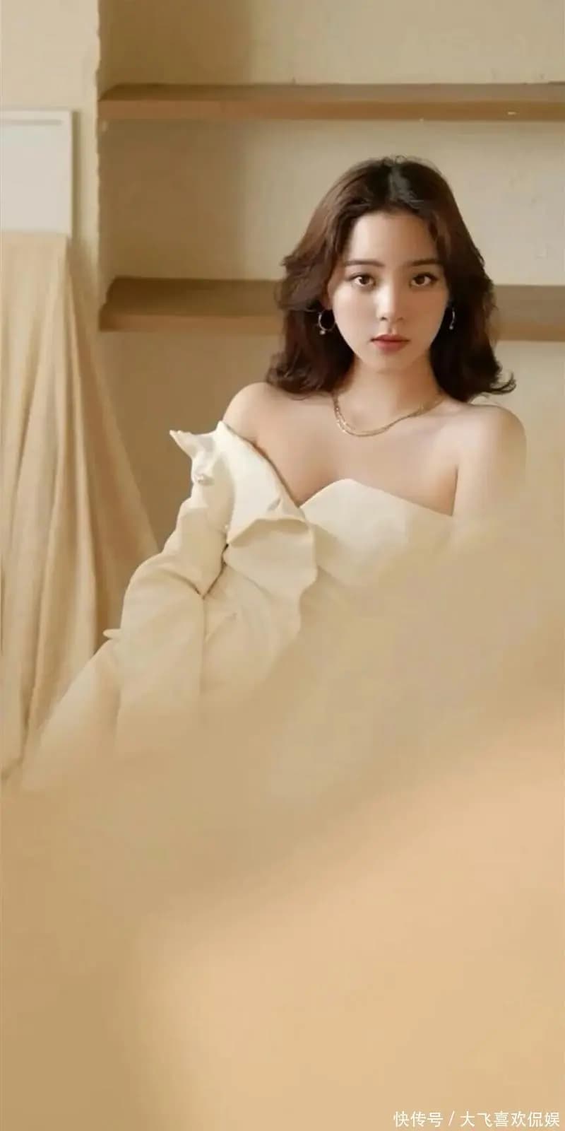 欧阳娜娜个人品牌定价引发舆论争议