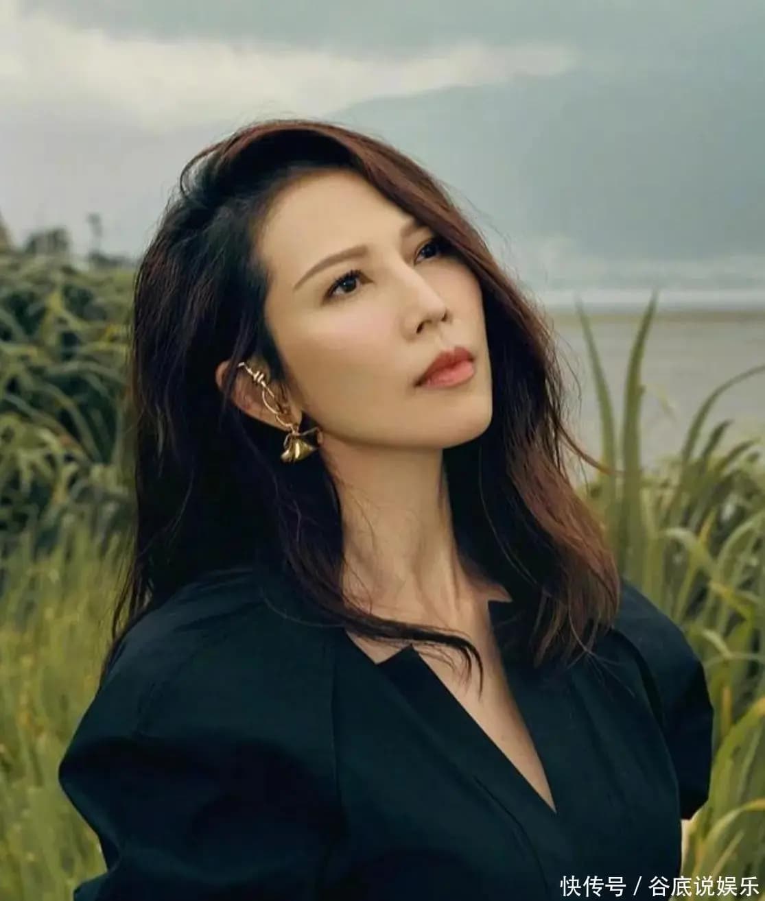 张晋获得金像奖领奖并感谢蔡少芬的感人瞬间