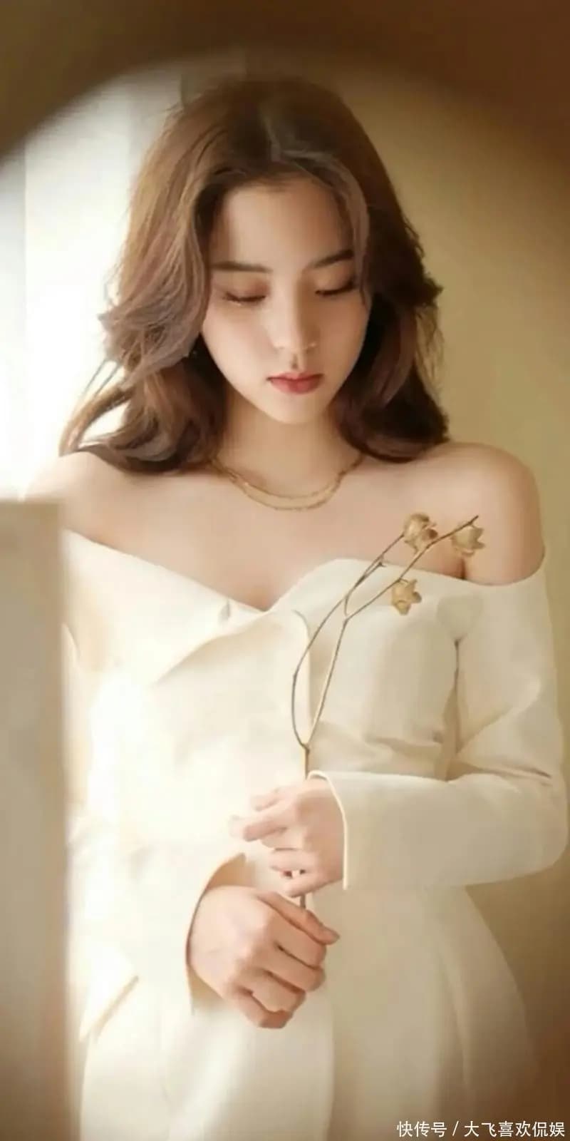 欧阳娜娜毕业后推出大提琴EP回归音乐