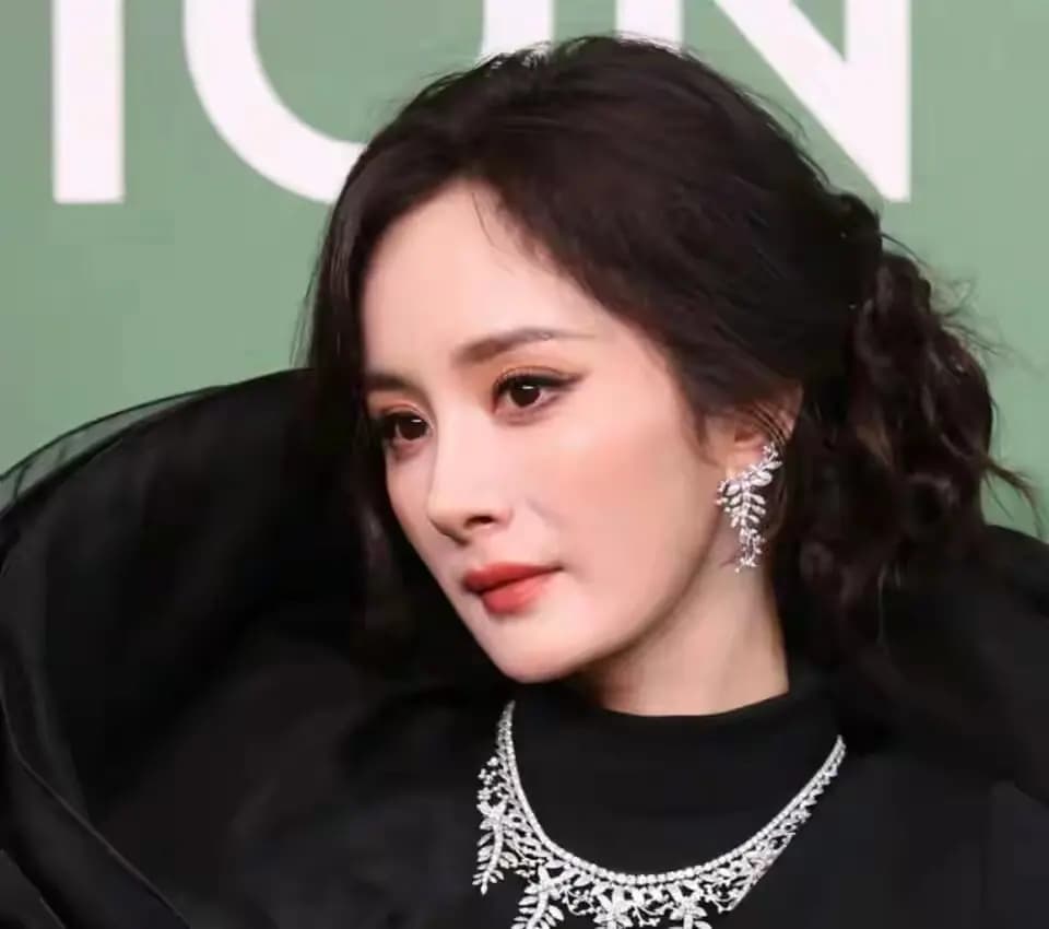 杨幂被誉为红毯杀手