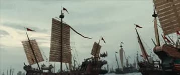 剧组为拍摄澎湖海战打造的实体古战船与战争场面