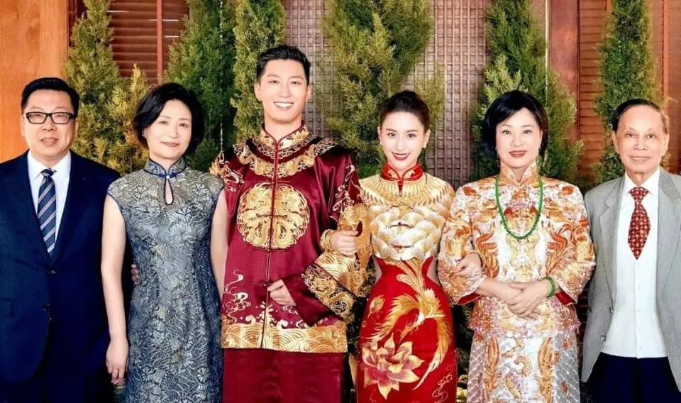 窦骁亲自参与婚礼策划与监工