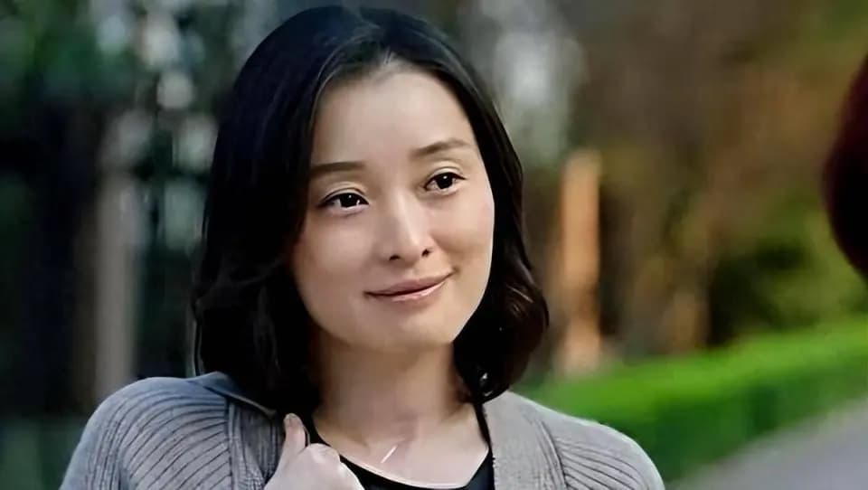 吴越个人写真,眼神坚定