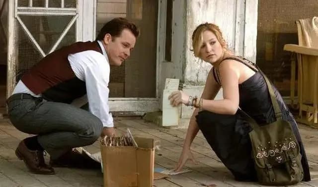 万能钥匙电影中充满悬疑氛围的阁楼场景