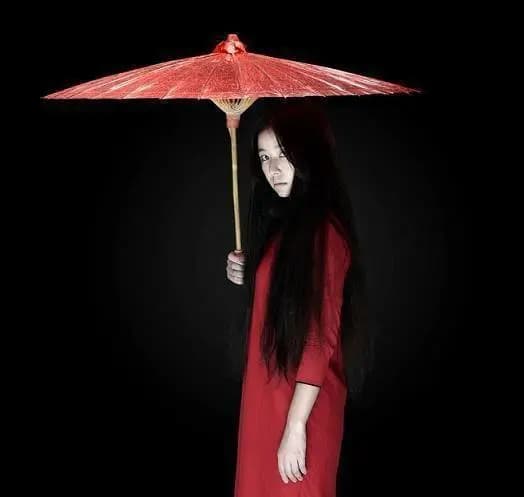 绣花鞋电影恐怖氛围与悬疑场景