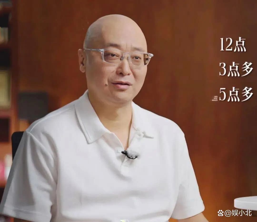 邓莎家中饲养的六条狗在深夜狂吠,导致路行睡眠严重不足