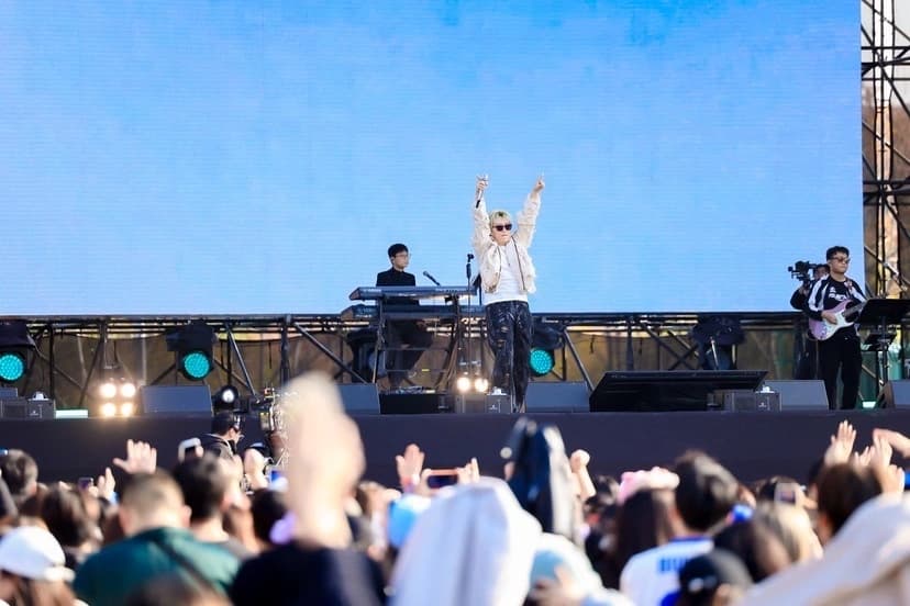 前滩体育公园演出现场舞台与灯光效果